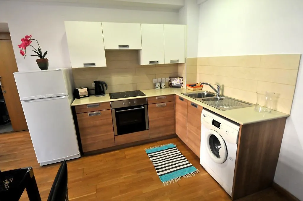 Ithaki Phinikoudes Apartment No. 105 Larnaca